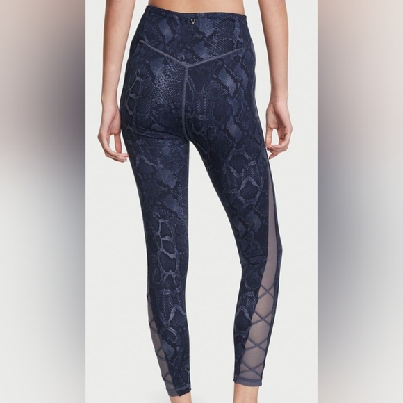 Victoria's Secret Snakeskin Print Leggings - Picture 8 of 9